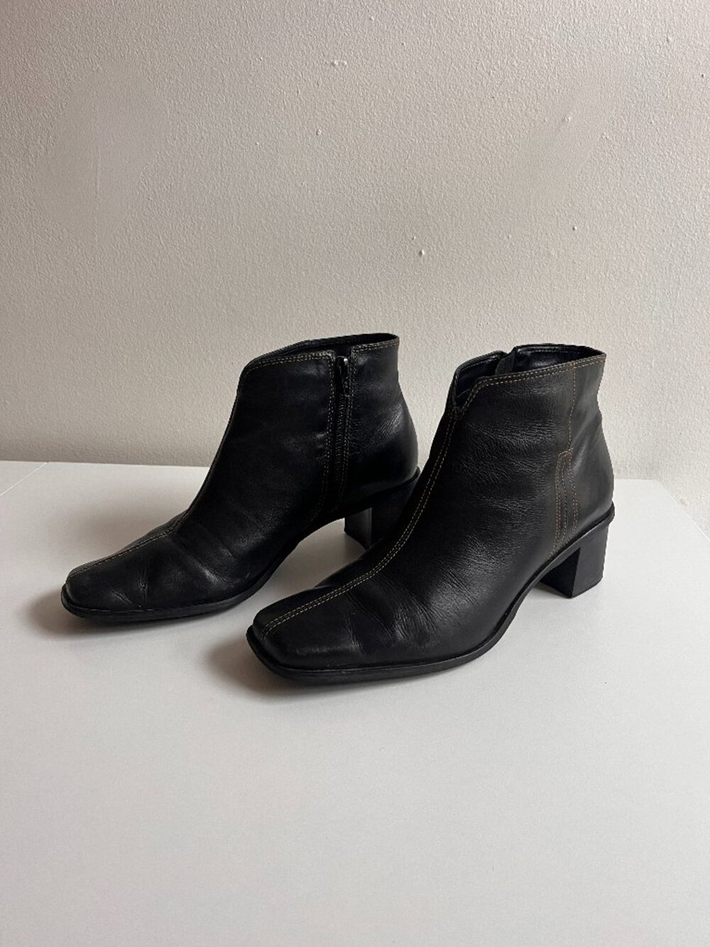 Black Leather Block Heel Boot Square Toe Size 8 Nicole Brand